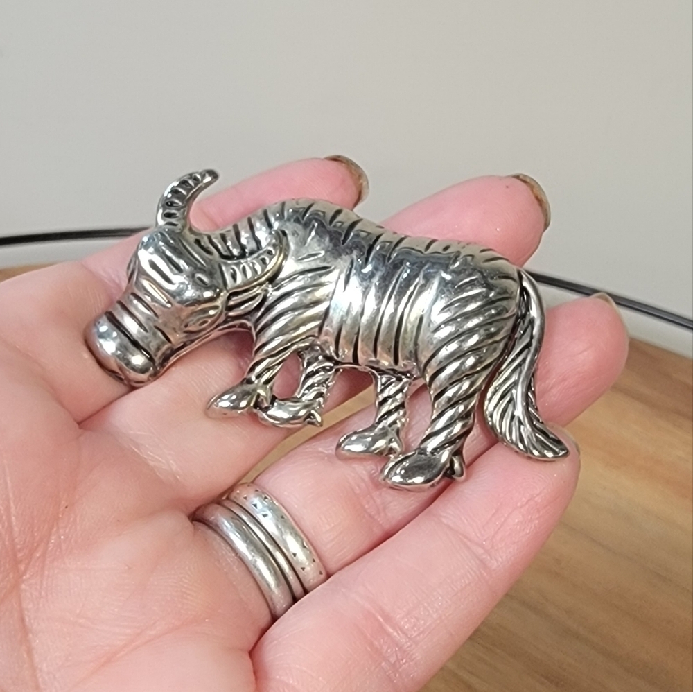 Vintage Buffalo Brooch Pin Metal 1970s - Picture 4 of 11